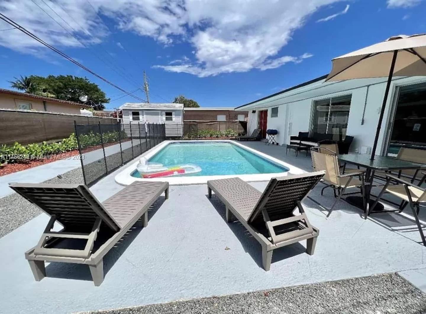 Tropical Villa Pool Courtyard & Garden View Fort Lauderdale Bagian luar foto