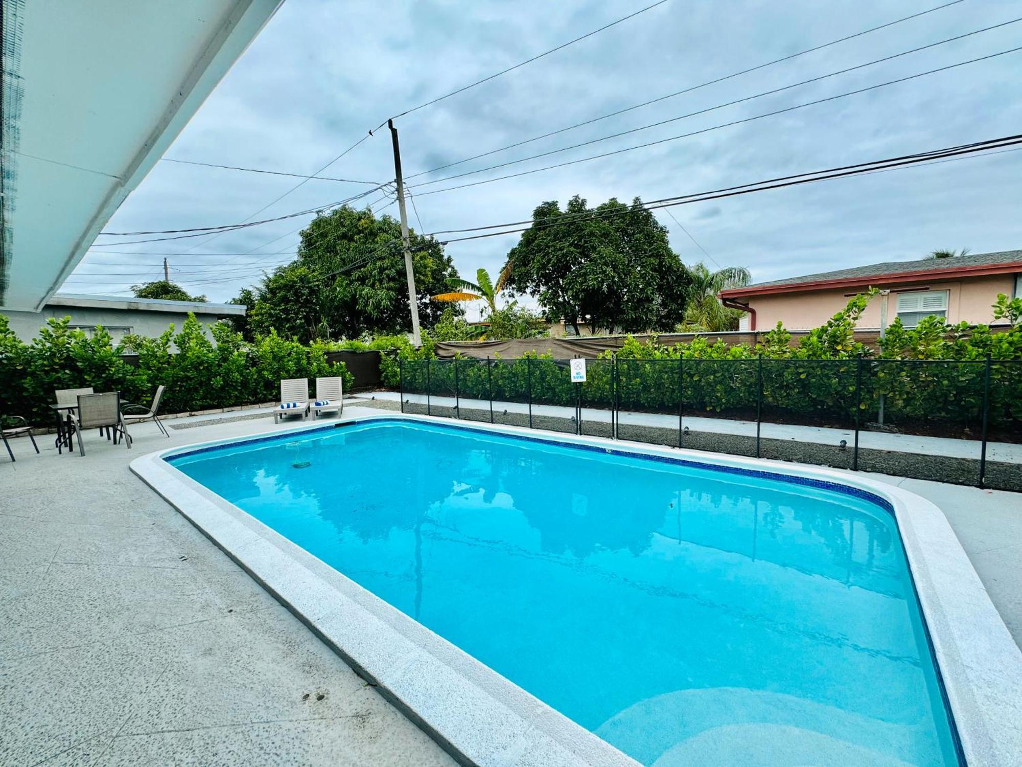 Tropical Villa Pool Courtyard & Garden View Fort Lauderdale Bagian luar foto