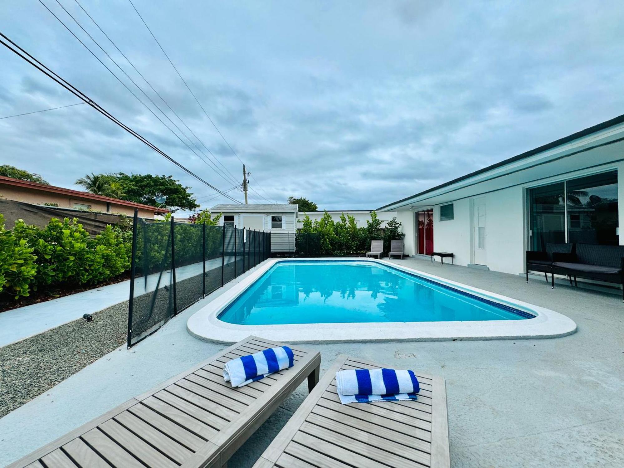 Tropical Villa Pool Courtyard & Garden View Fort Lauderdale Bagian luar foto